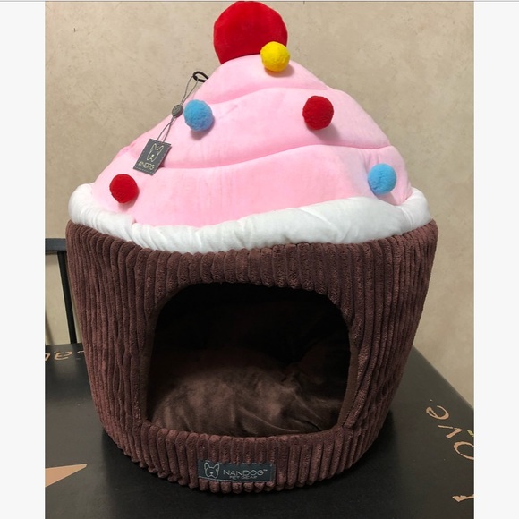 nandog cupcake